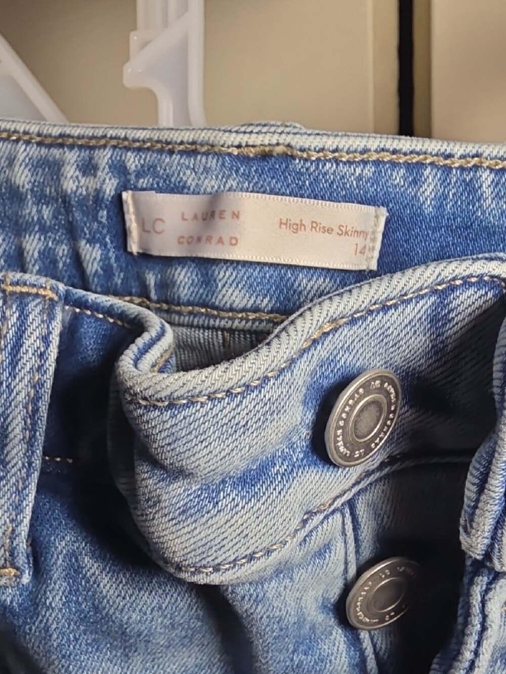 Light Wash Lauren Conrad Women’s Jeans - Picture 2 of 5